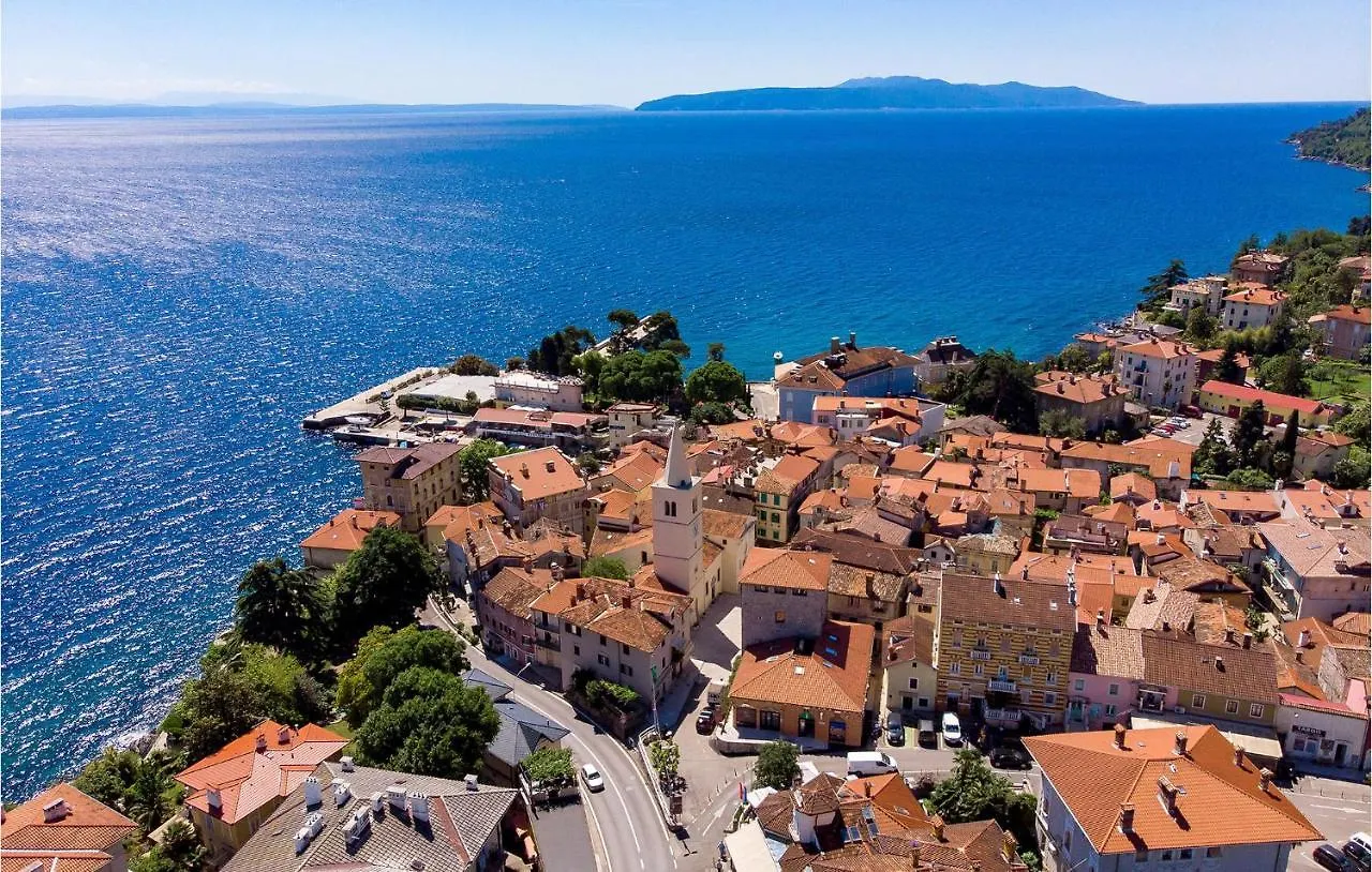 Beautiful Apartment In Lovran With Wifi