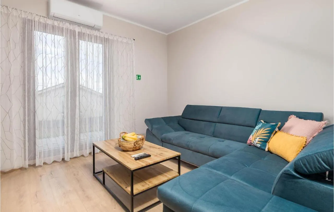 Beautiful Apartment In Lovran With Wifi