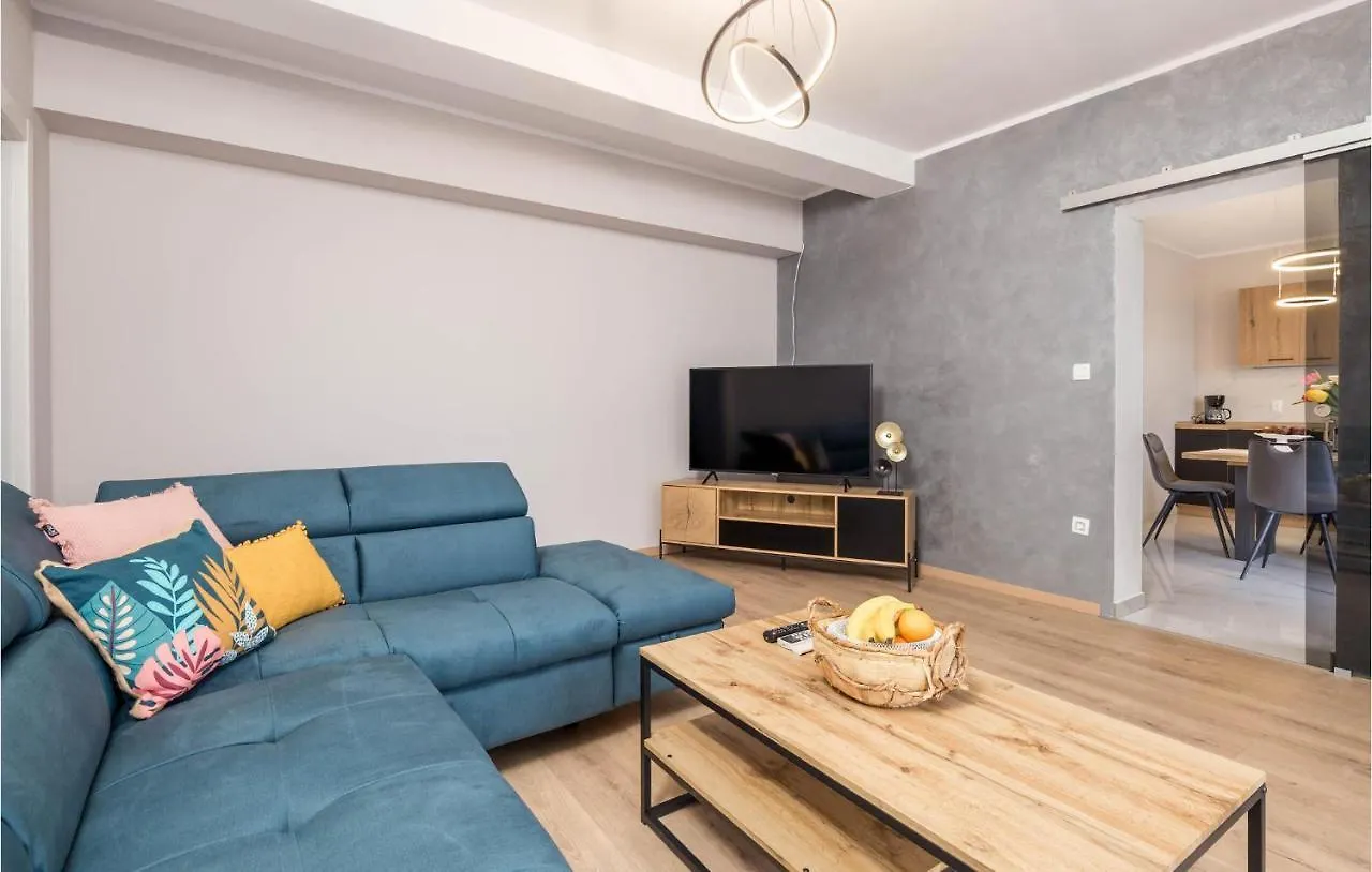 Beautiful Apartment In Lovran With Wifi